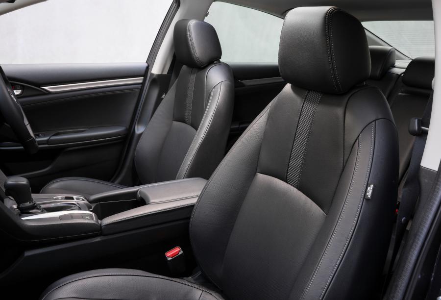 Интерьер Honda Civic VTi-LX Sedan (FC) 2019 года  (AU) (фото 27 из 28)